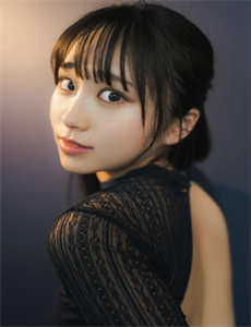 《丰满美女毛片》