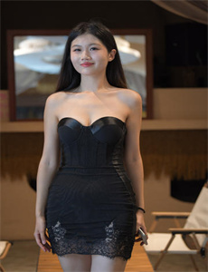 《俄罗斯美女h肉在线观看》